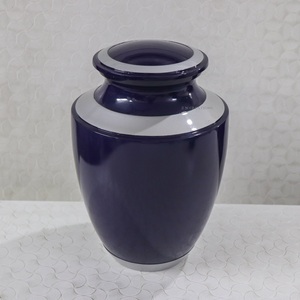 Urnas de Cremación de Alta Calidad con Forma Personalizable para Cenizas Humanas, Fundición de Metal en Aluminio, Resistentes, Duraderas, Lugar de Descanso Seguro - Product Image 5