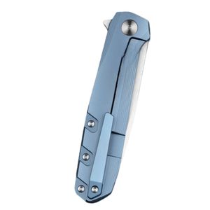 Cuchillos Plegables Modernos de Acero de Damasco con un Patrón de Hoja Distintivo, Acción de Plegado Suave y Diseño de Mango Elegante - Product Image 4