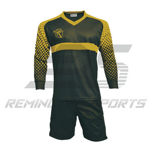 Ensemble complet d'uniformes de football personnalisés pour équipes et clubs avec chaussettes à vendre – Kits de football pour hommes - Product Image 3