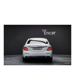 Mercedes-Benz Classe E E300 4MATIC Avantgarde 2019, 70 617 km, boîte automatique, sièges en cuir, conduite à gauche, caméra de recul - Product Image 4