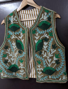 Veste courte en velours brodée Suzani, style bohème, pour femmes, disponible au meilleur prix - Product Image 3