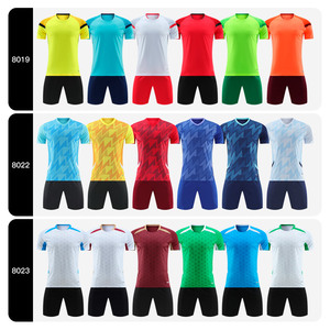 Maillot de football personnalisé par sublimation pour homme, manches courtes, col rond, anti-humidité, respirant, séchage rapide, coupe athlétique, kit d'équipe adulte - Product Image 2