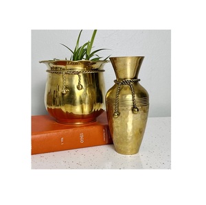 Maceta Metálica Elegante para Jardín, Contenedor Decorativo para Interiores y Exteriores, Moderna Solución de Almacenamiento y Exhibición para Balcón - Product Image 6