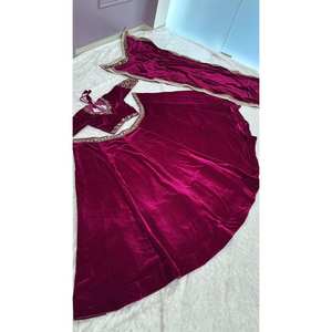 Robes de soirée de créateur Wear Lehenga Choli avec fil Zari Work - Product Image 3