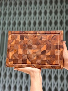 Tabla de cortar rectangular de madera con diseño de mosaico, antideslizante, para cocina - Product Image 1