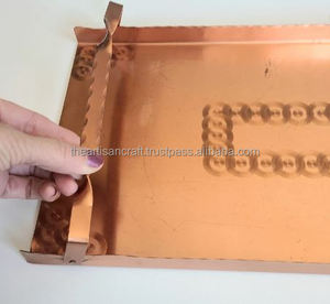 Bandeja de servicio de cobre forjado a mano de fantasía hecha en India con artesanías naturales con asas - Product Image 3