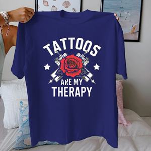 TATUAJES SON MI TERAPIA Camiseta de algodón puro para mujer ajuste cómodo - Product Image 1