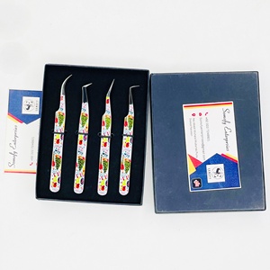 Pinzas para Pestañas de Acero Inoxidable Profesionales, Duraderas, Suaves y Precisas, de 10 mm, con Recubrimiento de Papel con Estampado de Árbol de Navidad - Product Image 4