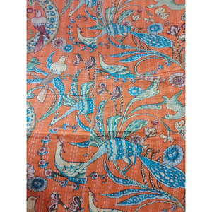 Couverture Kantha florale orange réversible en coton, décoration d'intérieur, tissu artisanal noir imprimé, cadeau pour elle - Product Image 4