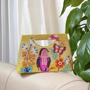 Bolso de lujo hecho a mano, perfecto para bodas y fiestas, con arte floral llamativo y acabado de bordado con cuentas de alta calidad. - Product Image 6