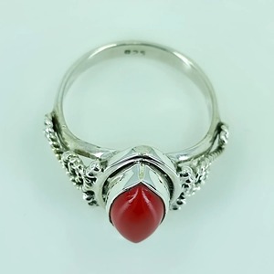 แหวนหินคอรัลเงินแท้ 925 แหวนทำมือสำหรับผู้หญิง แหวนประดับพลอยทรงมาร์คีส์ แหวนของขวัญประจำเดือนมีนาคม - Product Image 4