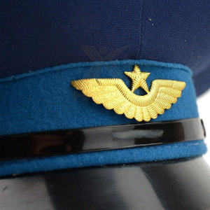 Gorra con diseño estructurado y duradero, tela suave y visera de forma definida. Gorra nueva en stock. - Product Image 5