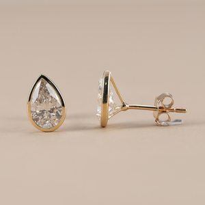 Boucles d'oreilles clous populaires en or massif 14 carats avec diamants de laboratoire taille poire de 2,01 carats chacun pour femme, cadeau de mariage ou de fête pour la mariée - Product Image 6