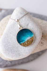 Collier marguerite en résine époxy avec fleur naturelle pour femme, perles de pierres de naissance, chaîne en acier inoxydable, pendentif marguerite pour fille - Product Image 2