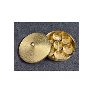 Ensemble de bols en laiton faits à la main avec des sculptures, design moderne pour les cadeaux de mariage et d'anniversaire et la décoration de la maison - Product Image 1