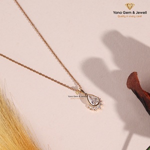 Pendentif demi-halo en diamant de laboratoire CVD de forme poire pour femme, clarté VVS2, couleur D, 1,00 carat, or massif 14 carats, certifié IGI - Product Image 2