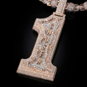 Colgante Personalizado con Bisel de Oro Rosa y Moissanita en Forma de Corazones, Estilo Hip Hop 3D, Certificado IGI VVS, Acabado Chapado en Oro, Ideal para Fiestas - Product Image 1