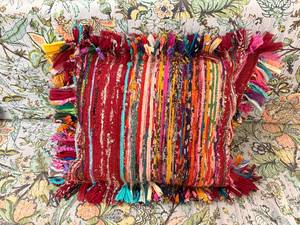 Housses de coussin en soie tissée à la main 100% soie de sari, qualité export, vente en gros OEM, marque privée, pour les acheteurs mondiaux de décoration intérieure et les jeunes filles - Product Image 3