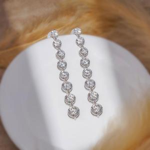 Boucles d'oreilles de luxe scintillantes en diamant, magnifiques bijoux de déclaration pour femme, pour mariage, célébration, soirée, anniversaire - Product Image 1