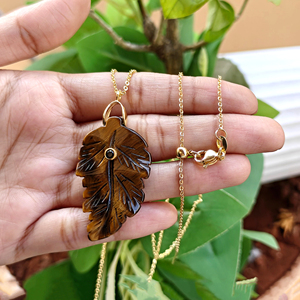 New arrival natural tiger eye leaf hand carved pendant necklace 18k gold plated brass <b>chain</b> statement necklace for women jewelry - Product Image 4