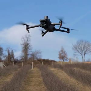 โดรน Mavic 3 Multispectral Mavic 3M รุ่นใหม่ พร้อมกล้องมัลติสเปกตรัมและ RGB สำหรับการสำรวจทางอากาศและการเกษตร - Product Image 2