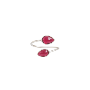 Bague en argent 925 sterling faite à la main, réglable, avec deux pierres serties en clos, garnet rouge en forme de poire 6 x 9 mm - Product Image 2