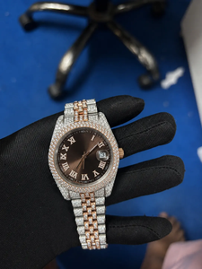 Montre mécanique automatique de luxe personnalisée pour homme avec moissanite VVS, cadran analogique, lunette glacée et bracelet en acier inoxydable, avec breloque - Product Image 1