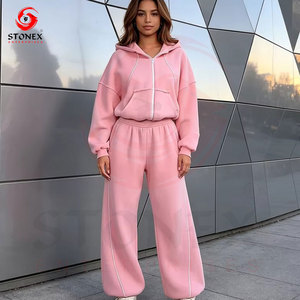 ชุดวอร์มกำมะหยี่สีชมพูสำหรับผู้หญิง ชุดเซ็ตเสื้อแจ็คเก็ตซิปมีลายทางแบบกำหนดเอง กางเกงขายาวทรงกว้าง ชุดลำลองสองชิ้นสำหรับออกกำลังกายและพักผ่อน - Product Image 1