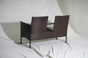 Canapé d'extérieur en rotin 2 places, mobilier de jardin avec coussins blancs, design contemporain, résistant aux intempéries - Product Image 3