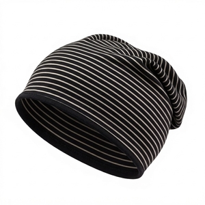 Casquette d'hiver tricotée unisexe en polyester rayée avec logo personnalisé, effet phosphorescent, idéale pour les voyages - Product Image 1