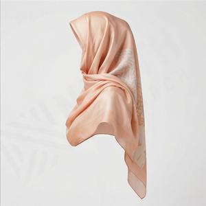 Nuevo Pañuelo de Seda Chifón Personalizado de Verano al por Mayor, Diseño de Encaje de Moda, Turbantes y Hijabs para Mujer, Suaves y Transpirables de Primera Calidad - Product Image 3