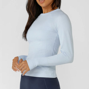 Nueva Camiseta Deportiva Acolchada para Mujer con Orificios para Pulgares, Cuello Redondo Personalizado, Color Sólido, Manga Larga - Product Image 3