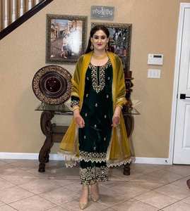 Conjunto de Top de Terciopelo con Bordado de Lentejuelas y Encaje Moti, Pantalones Plazzo de Terciopelo y Dupatta de Georgette, Completamente Cosido, Tallas M, L, XL y XXL - Product Image 5