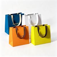 Sacs en papier personnalisés, sacs cadeaux en papier, emballages en carton pour vêtements, cosmétiques, sacs de transport en kraft avec poignée en ruban