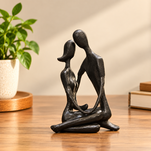 Sculpture artisanale abstraite en métal de couple, figurine romantique d'amoureux assis, statue d'amour moderne, décoration contemporaine pour la maison, mariage - Product Image 1