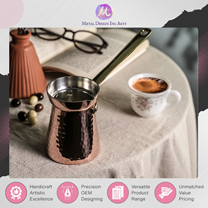 Cafetière turque en cuivre martelé à la main d'origine indienne, très demandée et parmi les plus vendues, avec poignée en laiton pour servir le café - Product Image 4