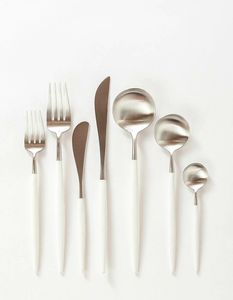 Juego de cucharas de postre de latón hechas a mano con acabado plateado, de lujo, martilladas, para mesas de comedor, hoteles, cocinas y regalos. - Product Image 5