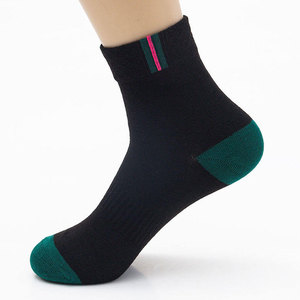 Econex Sports <b>Knee</b> <b>Socks</b> for Running Geometric Pattern White Black Knitted Breathable Non-Slip Spandex/Nylon/Cotton Winter Use - Product Image 2
