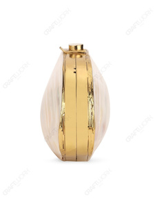 Pochette ovale en coquille de palourde naturelle avec cadre doré, sac de soirée minimaliste marin, sac à main de luxe pour mariée, export OEM - Product Image 4