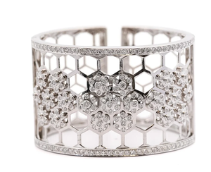 Brazalete Moderno Bañado en Rodio con Patrón Hexagonal e Incrustaciones de Cristales de Imitación para Joyería de Fiesta para Mujer - Product Image 2