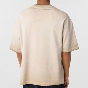 เสื้อยืดผู้ชายสีเบจซันเฟดทรงหลวม คอกลม แขนสั้น สไตล์ลำลอง สตรีทแวร์ รับสกรีนโลโก้ ผ้าฝ้ายน้ำหนักเบา - Product Image 2