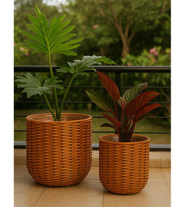 Elegante juego de macetas de ratán tejidas de 3 macetas de estilo de cesta natural para decoración de plantas de interior y exterior - Product Image 1