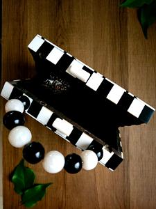 Pochette en résine personnalisée avec logo, vente en gros, pour fêtes et mariages, style robe élégante, prix d'usine - Product Image 3