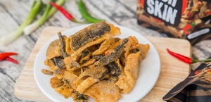 Chips de Piel de Salmón Crujiente Seca, Snacks de Mariscos Salados Fritos, Estilo Bolsa al Vacío, Sabor Huevo, 1kg - Product Image 4