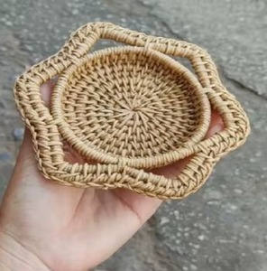 Bandeja de Ratán Tejida a Mano con Forma de Flor, Pequeño Organizador Decorativo Ideal para Decoración del Hogar, Joyas, Monedas, Llaves o Almacenamiento de Objetos Pequeños - Product Image 4