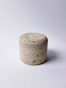 Lampe de chevet cylindrique compacte en pierre de travertin, éclairage décoratif en marbre naturel - Product Image 4