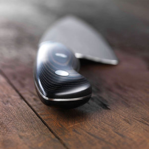 Couteau de chef artisanal en acier Damas de haute qualité - Écologique, durable, compatible lave-vaisselle, manche ergonomique, étui en cuir - Product Image 3