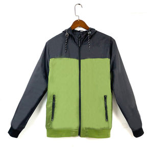 Chaqueta Cortavientos Deportiva Personalizada para Hombre, con Capucha y Logotipo Frontal, Ligera, para Correr, Senderismo y Uso Diario - Product Image 2