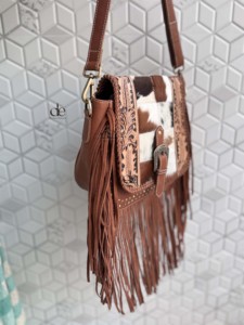 Sac à bandoulière en cuir véritable fait main, style bohème gypsy, avec franges et gravures artisanales, en cuir de cheval, pour la vente en gros - Product Image 2
