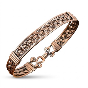 Pulsera Artesanal de Cobre Puro Bañada en Oro Rosa, Brazalete Trenzado Moderno, Pulsera Étnica Hecha a Mano Unisex - Product Image 1